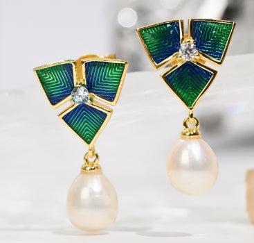 Earring | Transparent Enamel and Pearl