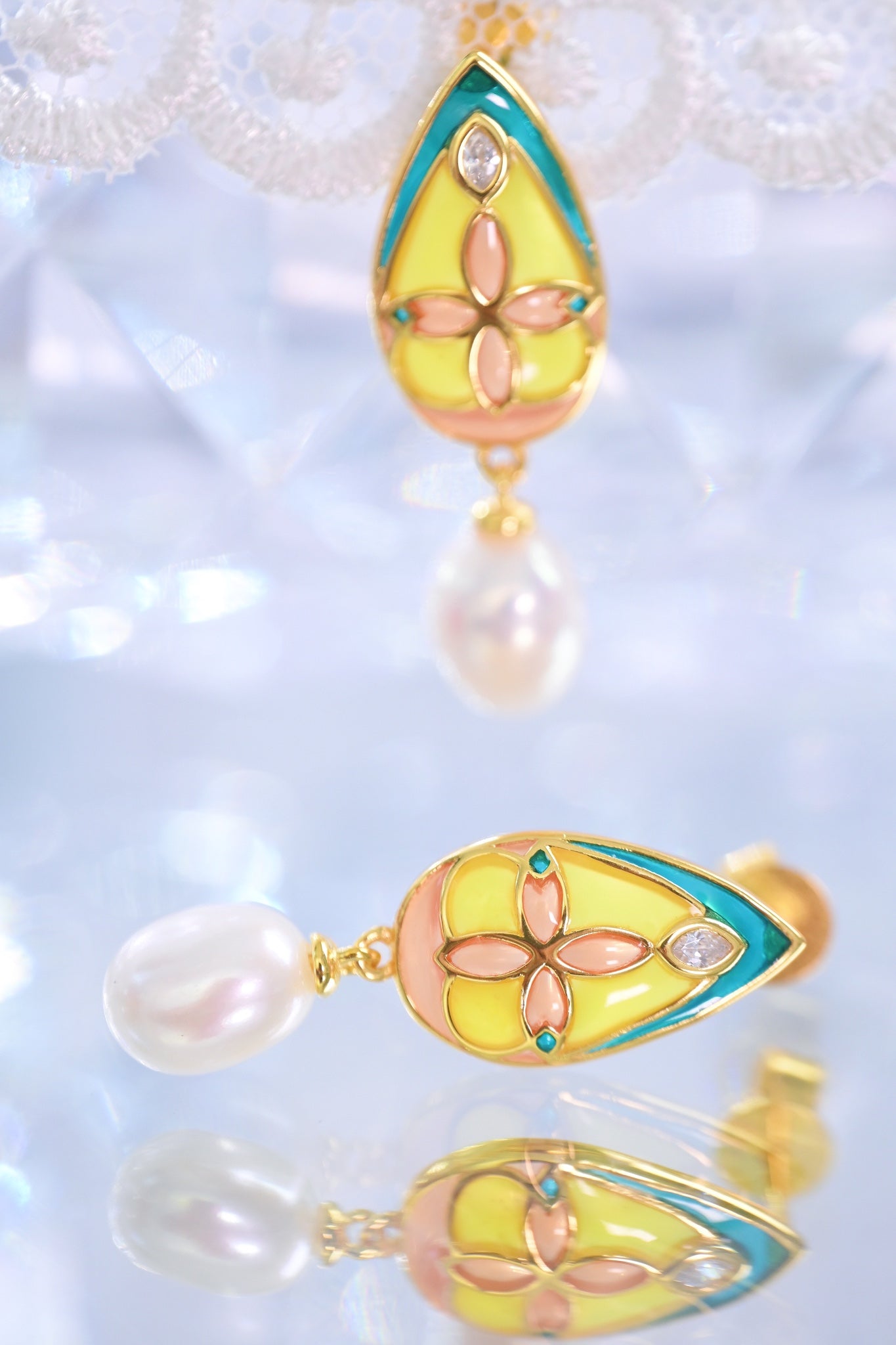 Earring | Transparent Enamel and Pearl