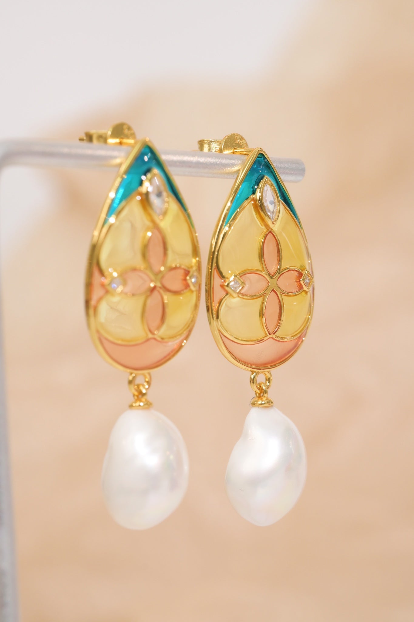 Earring | Enamel and Pearl