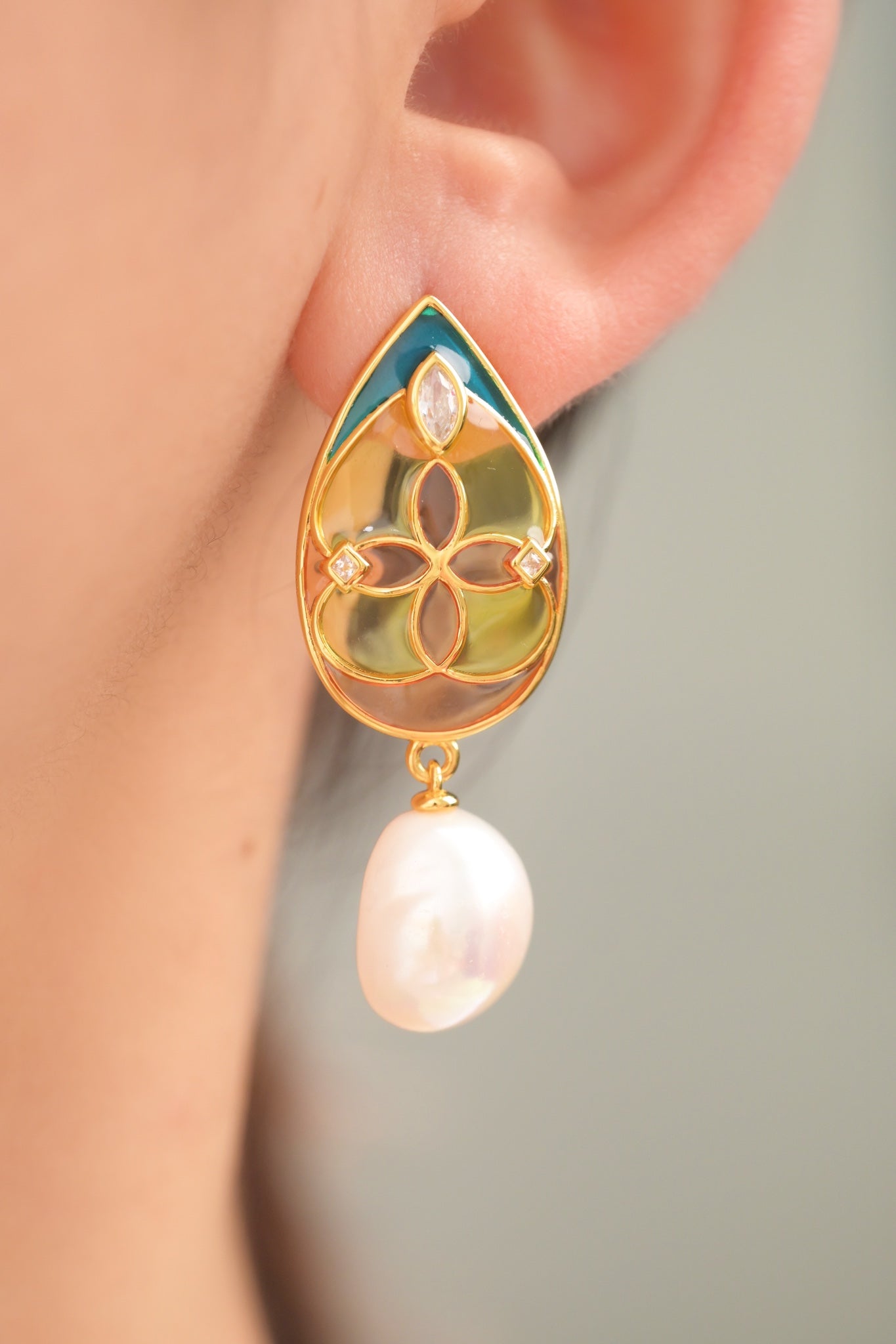 Earring | Enamel and Pearl