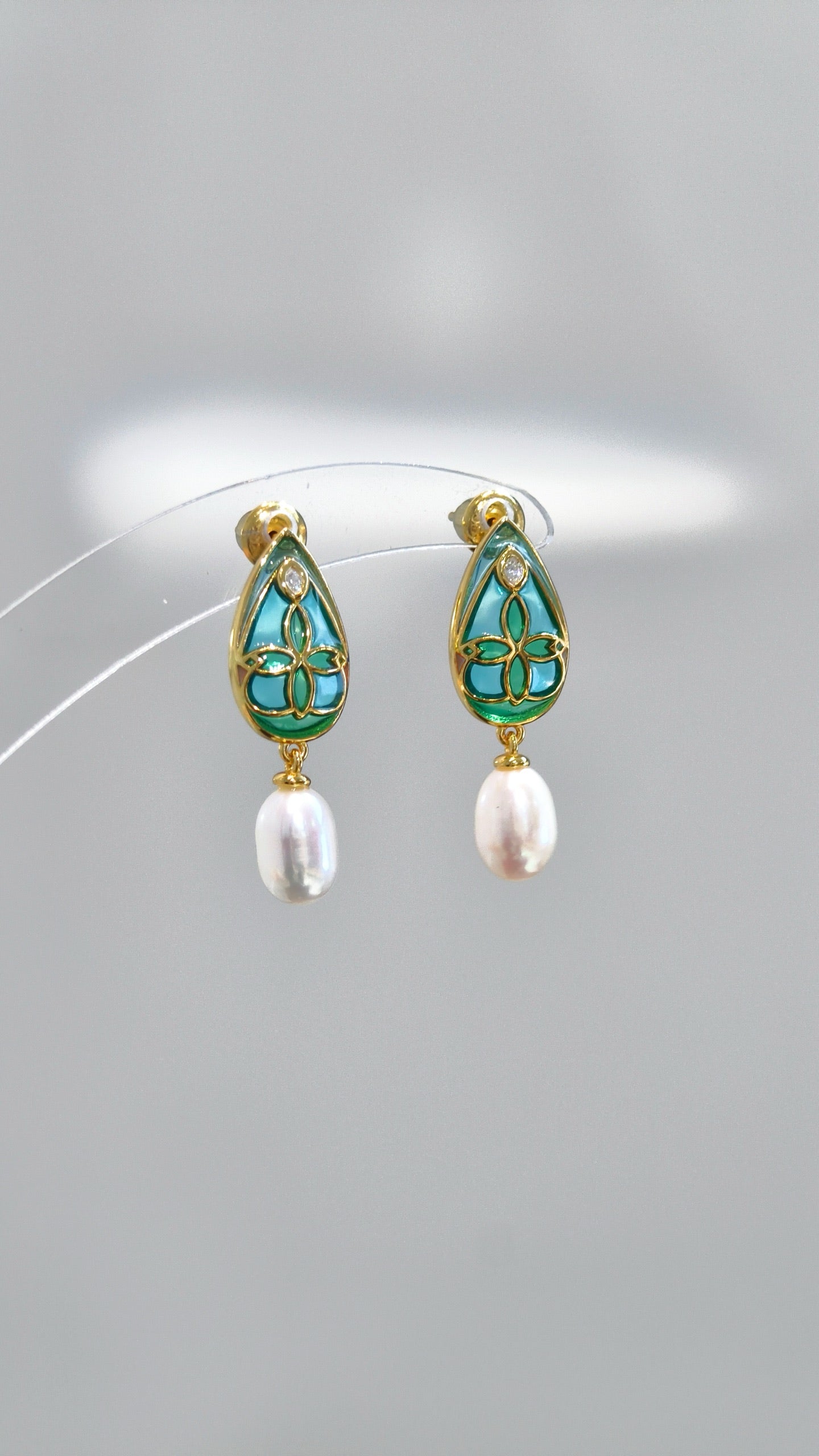 Earring | Enamel and Pearl