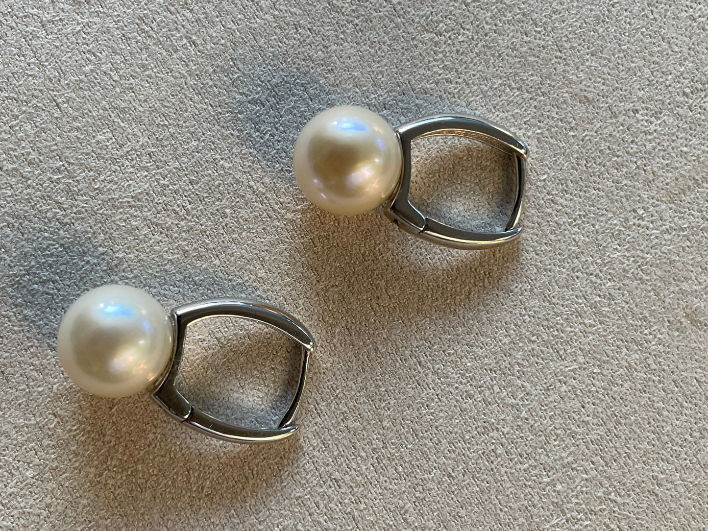 Pearl Huggies Earring