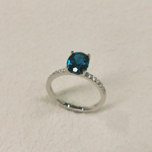 Ring | Oval London Blue Topaz