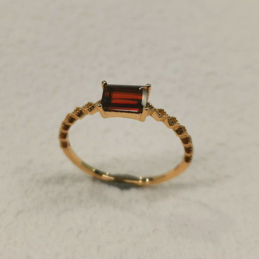 Ring | Emerald cut Garnet