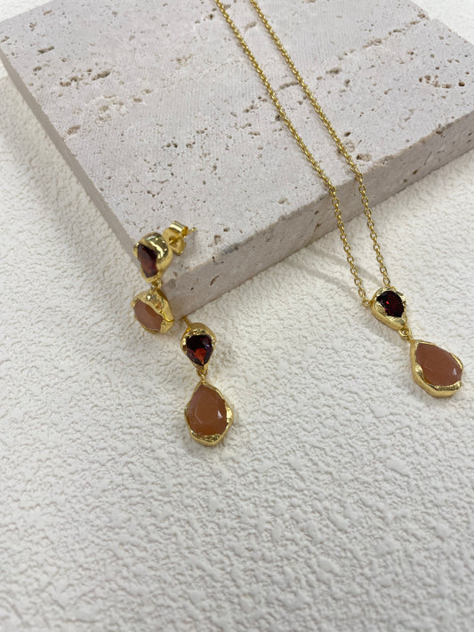 Earring | GARNET / PEACH MOONSTONE