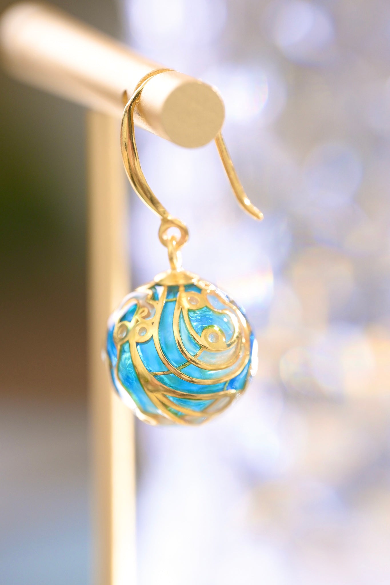 Earring | Transparent Enamel Round Shape