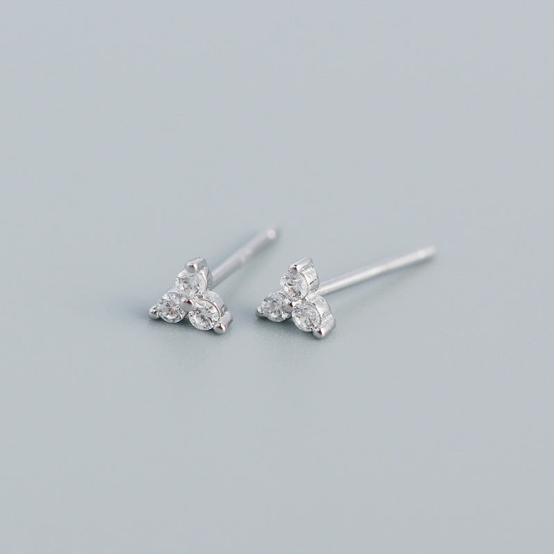 Everyday Essential | Earring studs sterling silver with 3CZs